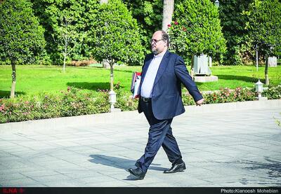  هلدینگ خلیج‌فارس به نمونه‌ای از غلبه ملاحظات سیاسی بر حقوق سهامداران تبدیل شد
