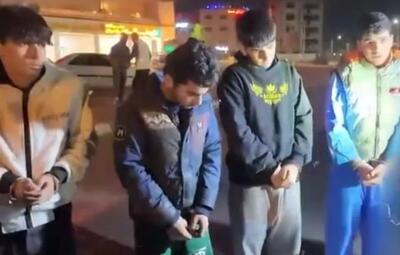  اولین تصاویر از فرآیند محاکمه، بازسازی صحنه و اقاریر جانیان تروریستی که در جنایت بزرگ کودتای دیماه در اصفهان حافظان امنیت مردم را به فجیع‌ترین شکل ممکن زنده سوزانند و صبح امروز به دار مجازات آویخته شدند