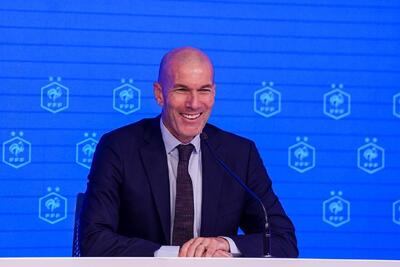 زیدان: پس از ترک رئال مادرید می‌خواستم در فرانسه باشم/هنوز با امباپه صحبت نکرده‌ام