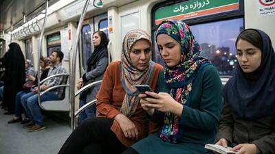  با کنجکاوی‌های مردم در تاکسی و مترو چه کنیم؟