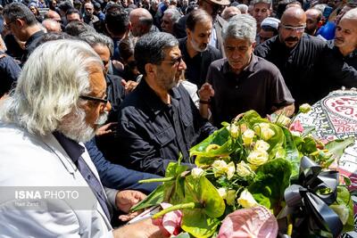  دختر اکبر عبدی: هزینه تهیه تاج گل برای پدرم را به بیماران «پروانه‌ای» اختصاص دهید