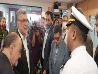 بازماندگان ناو دنا «خون» اهدا کردند