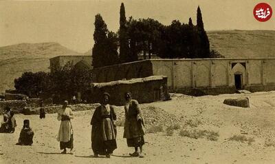 «شیرازی ها» در کنار «آرامگاه سعدی»؛ سال 1285 شمسی (عکس)