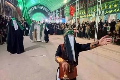 تئاتری که ۲۱ سال در مسیر پیاده روی زائران اربعین اجرا می‌شود