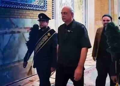 بازیگر ایرانی در حال پذیرایی از زائران حضرت معصومه(س) | تصاویر