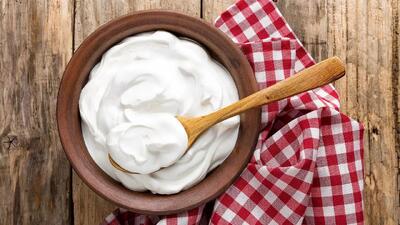 طرز تهیه ماست چکیده کشدار خانگی