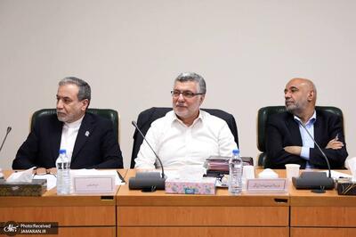 گزارش عراقچی به دولت در مورد مذاکرات با عمان و تماس وزیر خارجه اوکراین