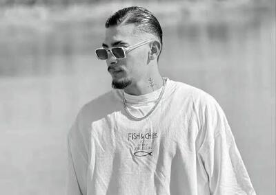 «نیما مرادی» که در حمله اوکراین به کشتی ایرانی شهید شد تنها ۲۳ سال سن داشت/ او برای انجام نخستین ماموریت خود به دریا رفته بود و پدرش جانباز ۳۵ درصد و از آزادگان دفاع مقدس هشت ساله است/ نیما آخرین فرزند خانواده بود، با چند رتبه قهرمانی در تکواندو