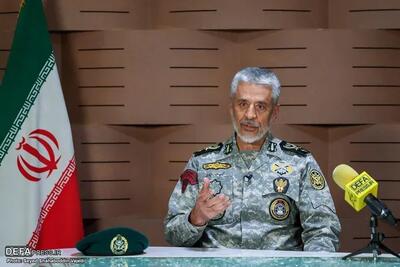 دریادار سیاری: اشراف کامل ایران بر تنگه هرمز/ امنیت پایدار در مرزها برقرار است