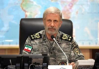 فرمانده کل ارتش: تا آخرین نفس از جمهوری اسلامی و خاک پاک ایران دفاع میکنیم