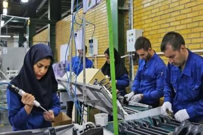  مخالفت فعالان کارگری با جایگزینی روزهای قطعی برق با تعطیلات رسمی/ لزوم پرداخت فوق‌العاده مزد در روز جمعه