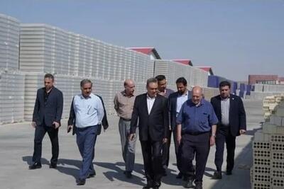 مدیرعامل بانک گردشگری در سفر به زنجان از شعبه، واحدهای تولیدی و نشستهای اقتصادی استان بازدید کرد