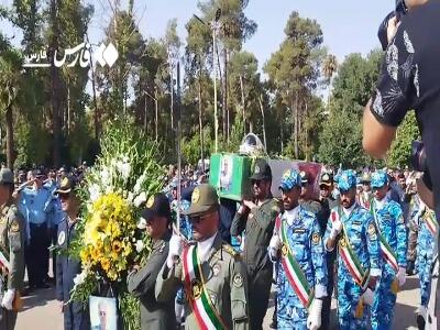  آغاز تشییع پیکر خلبان شهید سرتیپ‌دوم مجید کاظمی در شیراز