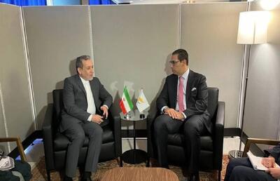 گفتوگوی تلفنی وزرای خارجه ایران و قبرس/ عراقچی: اهمیت جلوگیری از سوء استفاده دشمن از پایگاههای مستقر در قبرس علیه ایران