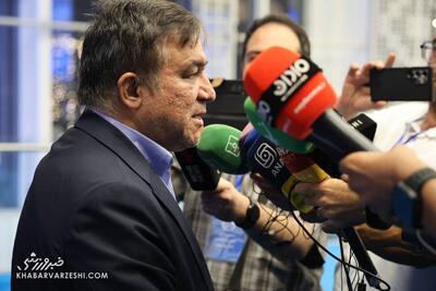  تاجرنیا: منطق می‌گوید استقلال باید قهرمان شود/ اگر لیگ تمام شده بود، پلی‌آف چرا برگزار شد؟