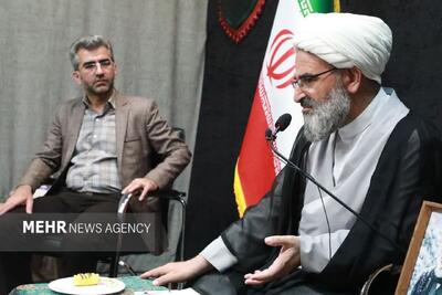  الگوگیری از سبک زندگی شهدا؛ زندگی شهدای فرهنگی مستند سازی شود