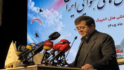  وزیر ورزش و جوانان: توسعه ورزش‌های هوایی یکی از اهداف من بوده و هست - پارس فوتبال