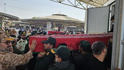  ورود پیکر مطهر شهدای حمله آمریکایی-سعودی به کشور + عکس