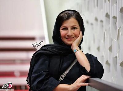  انتقاد از لباس لیلی رشیدی در مراسم اکبر عبدی