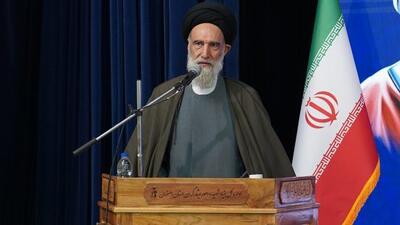  امام جمعه اصفهان: مقاومت تا خروج آمریکا از منطقه ادامه دارد