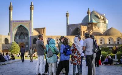 هزینهکرد گردشگران خارجی در ایران ۶۴ درصد کاهش یافت