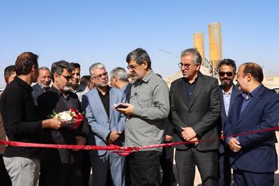  سفر استاندار یزد به ابرکوه؛ افتتاح نیروگاه خورشیدی ۲ مگاواتی