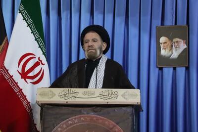  امام جمعه خرم‌آباد: نیروهای مسلح ایران خسارت سنگینی به توان نظامی دشمن وارد کردند