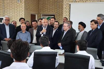  افتتاح چند پروژه کلیدی در جریان سفر وزیر کار به جنوب فارس
