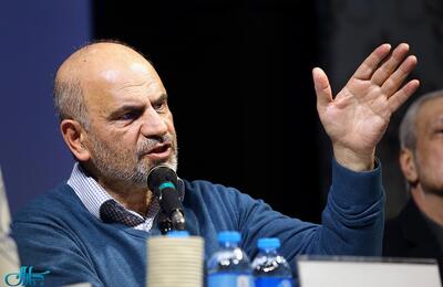 فرشاد مومنی: بازدهی رانت و ربا از تولید بیشتر شده است / ۷۴ درصد سپردههای بلندمدت بانکی در اختیار یک درصد سپردهگذاران است