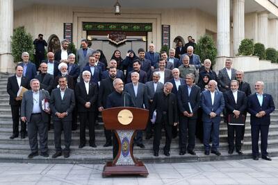 کمتر دولتی در تاریخ معاصر ایران، چنین وضعیت خطرناکی را تجربه کرده