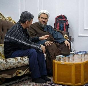  عکسی از داماد رهبر شهید انقلاب و پرویز فتاح در موکب امام رضا (ع)