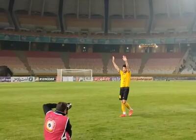 مدافع سپاهان و پرسپولیس به استقلال برگشت