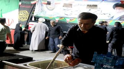  خادمی پدر در موکبی به نام پسر