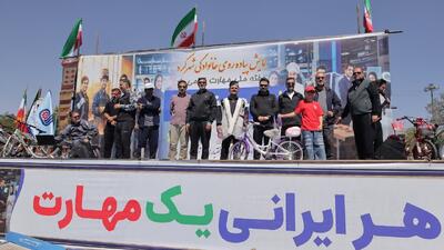  همایش بزرگ پیاده‌روی خانوادگی در شهرکرد + تصاویر