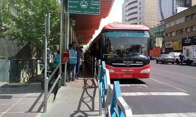  تصادف اتوبوس BRT با عابر پیاده در خیابان ولیعصر