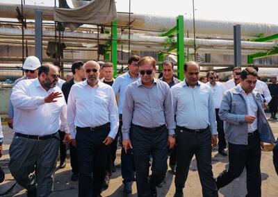 تأکید وزیر تعاون، کار و رفاه اجتماعی بر استمرار تولید و تسریع بازسازی بخشهای آسیبدیده پتروشیمی جم