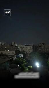 لحظه اصابت موشک به اردوگاه المغازی در مرکز غزه