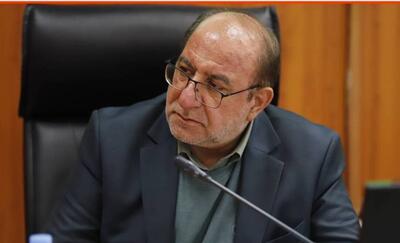  نصب نماد «باید برخاست» با المان «مشت گره‌کرده» امام شهید در مسیر اربعین