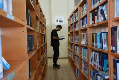 قفسههای کتابخانههای عمومی استان کرمانشاه با تازهترین آثار ادبی غنیتر شد
