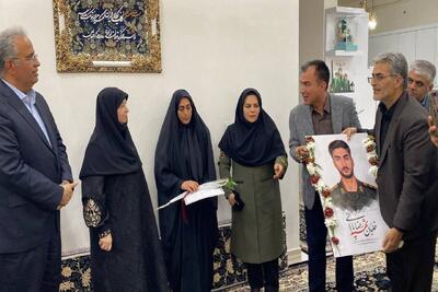 دیدار معاون رئیسجمهور با خانواده شهید خلبان رضا بارانی؛ تأکید بر پاسداشت فرهنگ ایثار