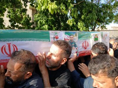 پیکر مطهر شهید خلبان یونس حاجی عزیزی در تویسرکان آرام گرفت