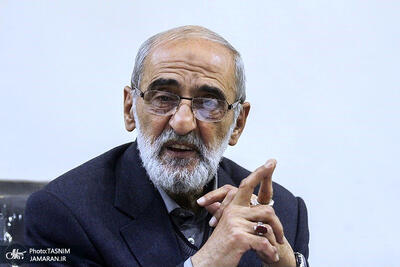 حسین شریعتمداری: چرا مسئولان کشورمان درمقابل دروغهای ترامپ سکوت میکنند؟ این عمل به خواسته او یعنی کنترل بازار نفت کمک میکند/ وقتی ترامپ مدام میگوید توافق نزدیک است، چرا ایران همان لحظه اعلام نمیکند که هیچ توافقی در کار نخواهد بود؟