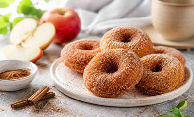 طرز تهیه دونات سیب و دارچین+ نکات خوشمزهتر شدن