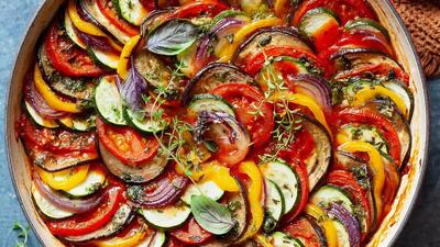  طرز تهیه راتاتوی؛ غذای فرانسوی خوشرنگ و سالم با سبزیجات تازه