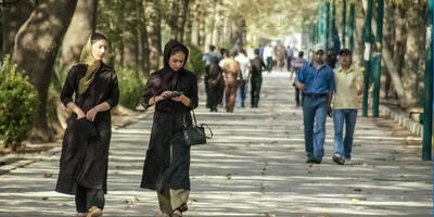 خرداد ۱۳۸۰ و استایلهای متفاوت سه جوان ایرانی برای دویدن - چی بپوشم