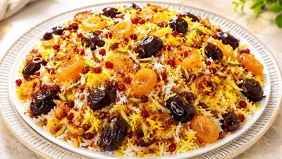  طرز تهیه رشته پلو مجلسی و شیک با دانه های کشیده برای ۶ نفر