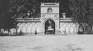 سفر در زمان؛ رژۀ انگلیسیهای اشغالگر در خیابان فردوسی تهران؛ سال 1321