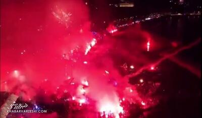 ویدیو| سنگ تمام هواداران برای جشن صد سالگی باشگاه/ شهر مانند میدان جنگ شد!