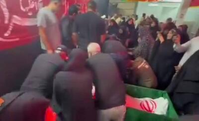 فیلم/ وداع جانسوز با پیکر مطهر شهدای قشم