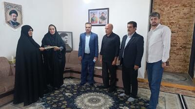 دیدار مسئولان بنیاد شهید لرستان با خانواده شهید «مهدی حیدری»